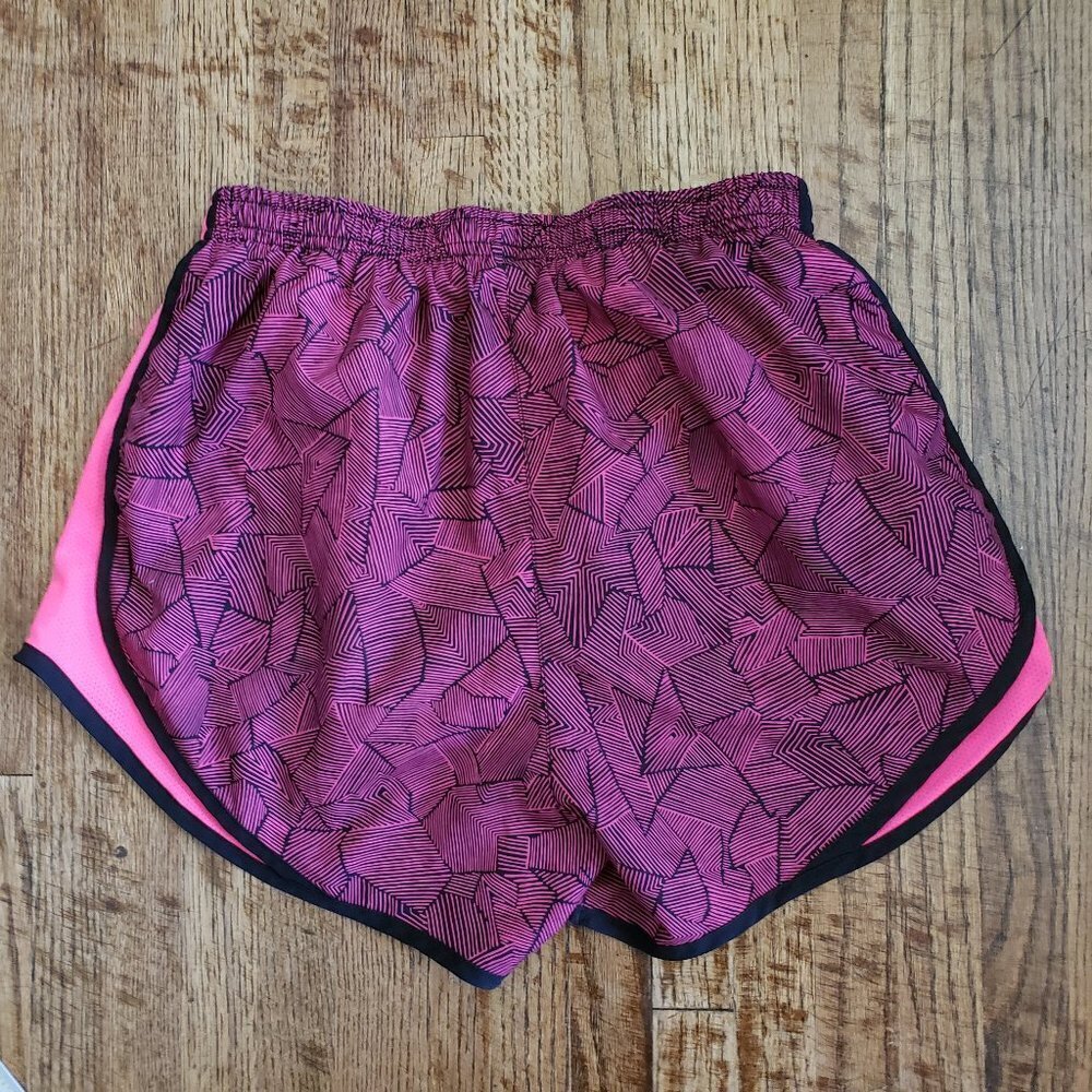 Nike Short - Picture 4 of 7